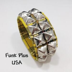 Funk Plus Wide Silver Nail Heads Yellow Plaid Snap Bracelet 9 Inches, Adjustable